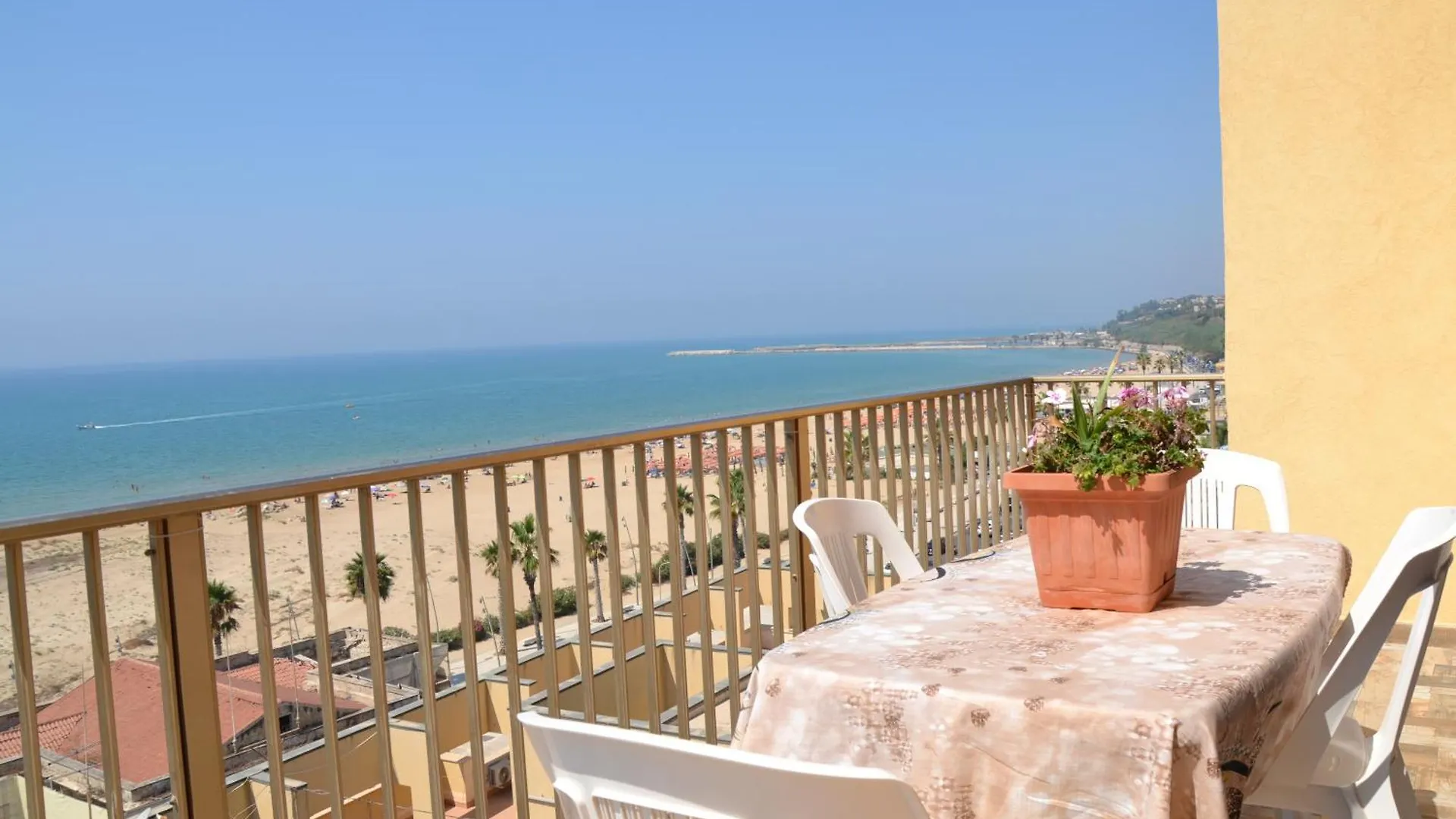 Terrazza Sul Mare Vecchio Pontile Lägenhet Gela
